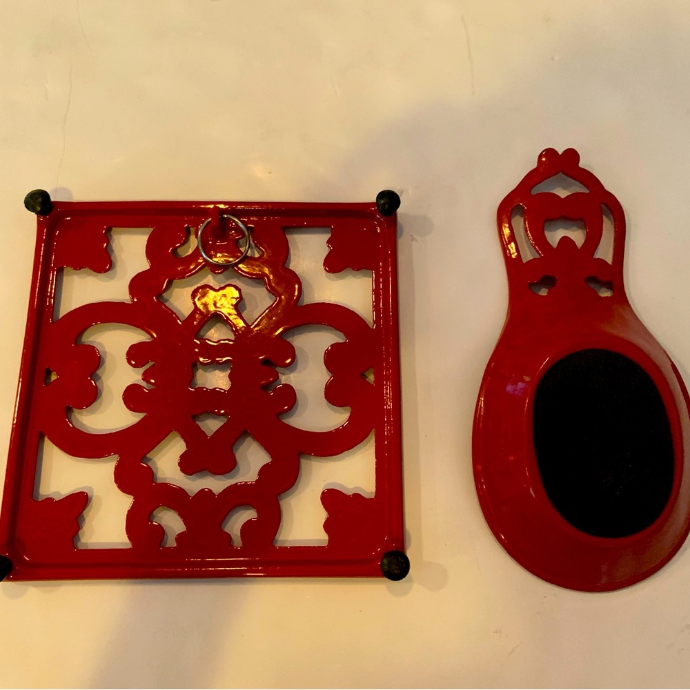 Red Cast Iron Trivet and Spoon Rest Set - Picture 2 of 10